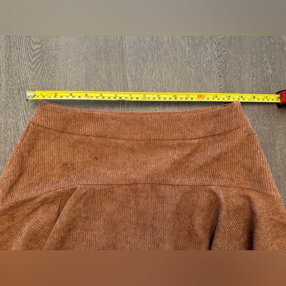 NWT ENTRO BROWN CORDUROY MINI SKORT - Size Large SKU:436 - Picture 2 of 6